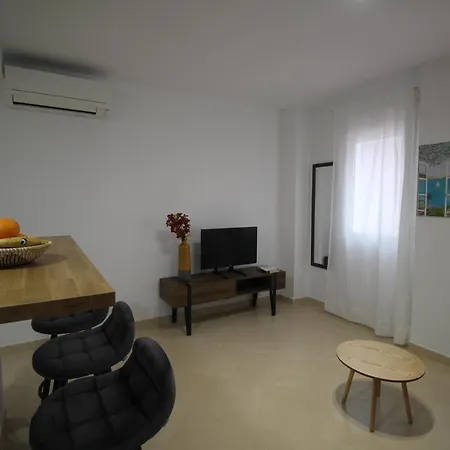 Del Parque Flats Relenguillo * בנאלמדנה