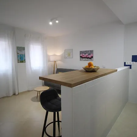 Del Parque Flats Relenguillo בנאלמדנה