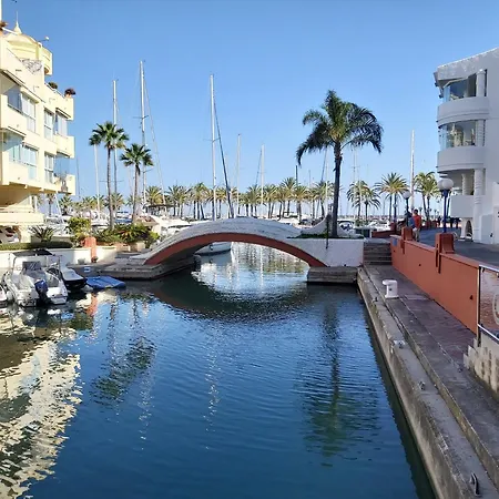 Del Parque Flats Relenguillo דירה
